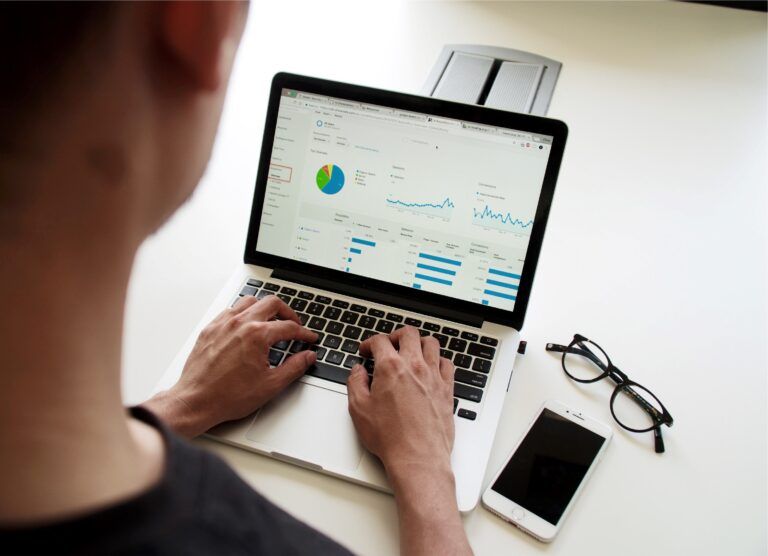 How To Use Data & Analytics To Scale Products Reliably In 2023 | Online Product Management Course